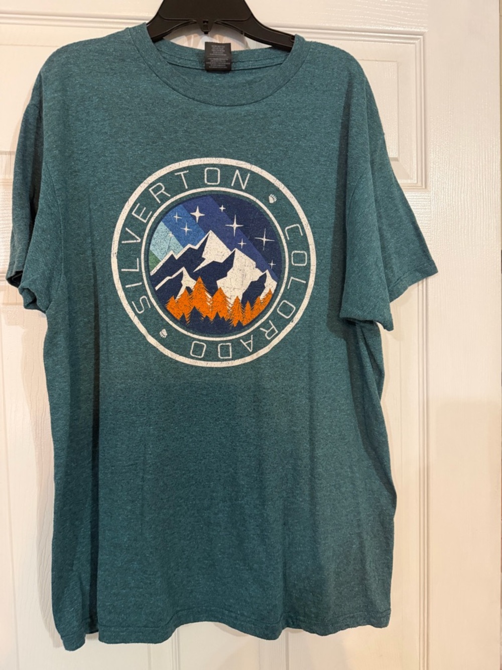 Silverton Colorado Mountains Stars Design Optima Men's Teal T-Shirt 
Size LARGE